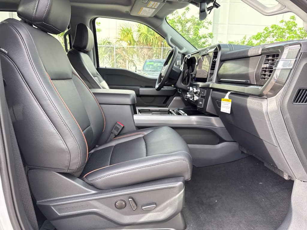 2026 Avalanche Ford Super Duty F-250 SRW Lariat 4X4 Truck