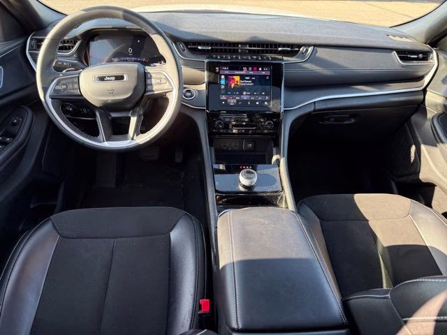 2023 Bright White Clearcoat Jeep Grand Cherokee Altitude X 4X4 SUV