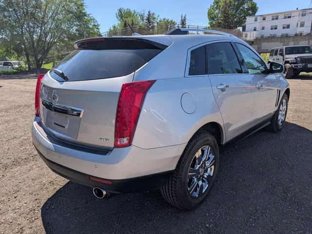 2014 Radiant Silver Metallic Cadillac SRX Luxury AWD SUV