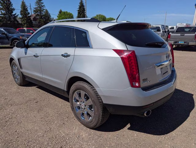 2014 Radiant Silver Metallic Cadillac SRX Luxury AWD SUV