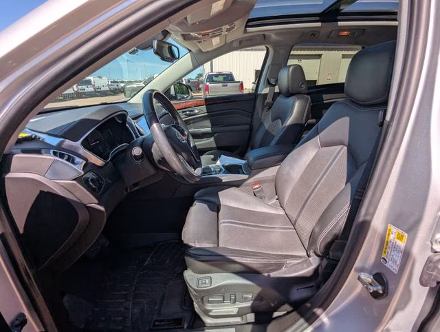 2014 Radiant Silver Metallic Cadillac SRX Luxury AWD SUV