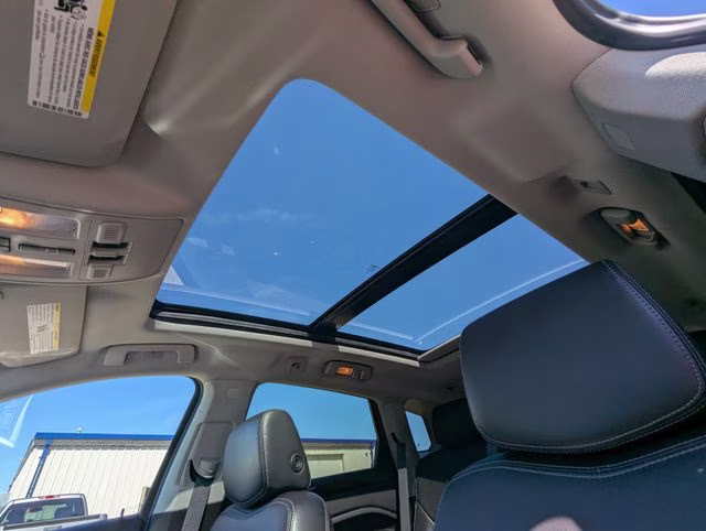 2014 Radiant Silver Metallic Cadillac SRX Luxury AWD SUV
