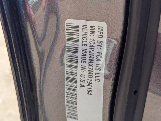 2021 Granite Crystal Metallic Clearcoat Jeep Cherokee Latitude Lux 4X4 SUV