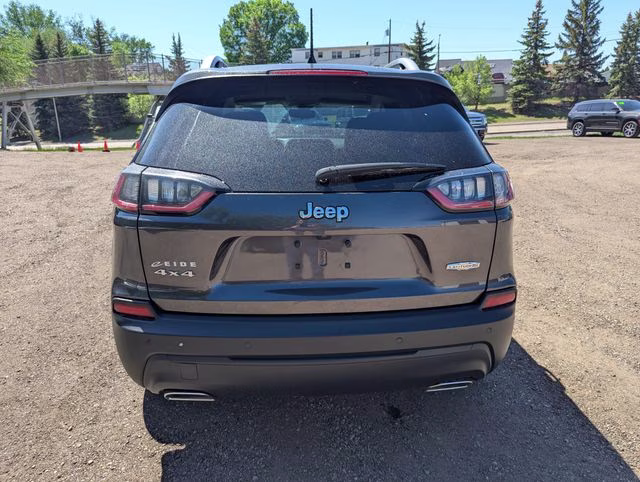 2021 Granite Crystal Metallic Clearcoat Jeep Cherokee Latitude Lux 4X4 SUV