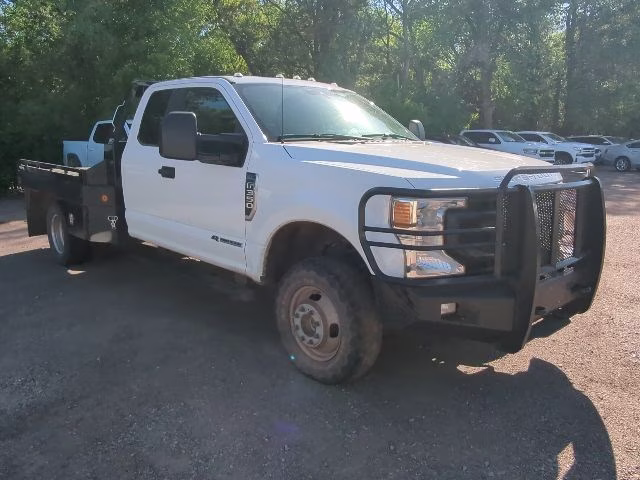 2021 Oxford White Ford Super Duty F-350 DRW XL 4X4 Chassis