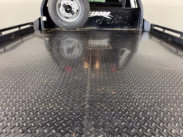 2021 Oxford White Ford Super Duty F-350 DRW XL 4X4 Chassis