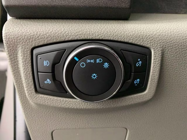 2021 Oxford White Ford Super Duty F-350 DRW XL 4X4 Chassis