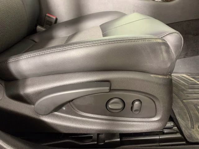 2015 Silver Ice Metallic Chevrolet Impala LT FWD Sedan