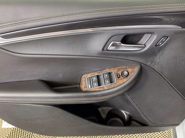 2015 Silver Ice Metallic Chevrolet Impala LT FWD Sedan
