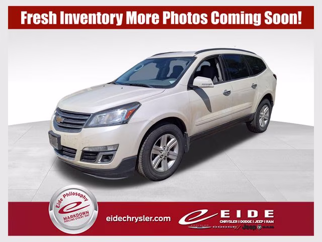 2014 White Diamond Clearcoat Chevrolet Traverse LT AWD SUV