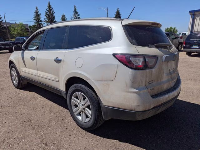 2014 White Diamond Clearcoat Chevrolet Traverse LT AWD SUV