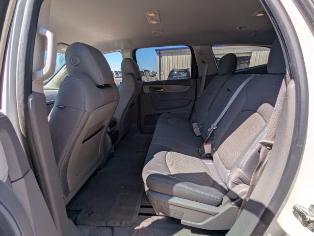2014 White Diamond Clearcoat Chevrolet Traverse LT AWD SUV