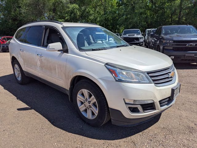 2014 White Diamond Clearcoat Chevrolet Traverse LT AWD SUV