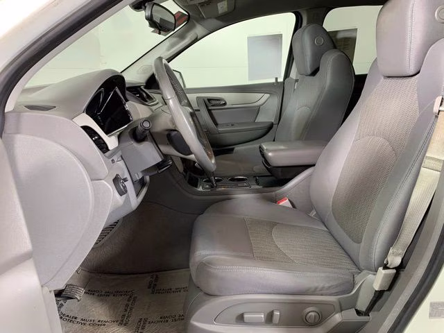 2014 White Diamond Tricoat Chevrolet Traverse LT AWD SUV