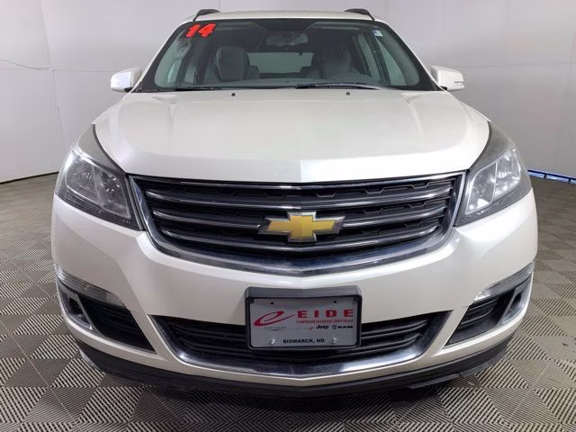 2014 White Diamond Tricoat Chevrolet Traverse LT AWD SUV