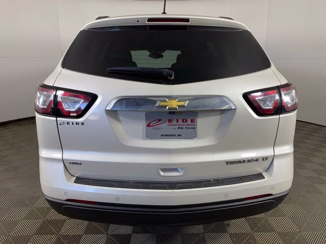 2014 White Diamond Tricoat Chevrolet Traverse LT AWD SUV