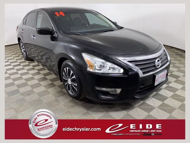 2014 Super Black Nissan Altima 2.5 S FWD Sedan