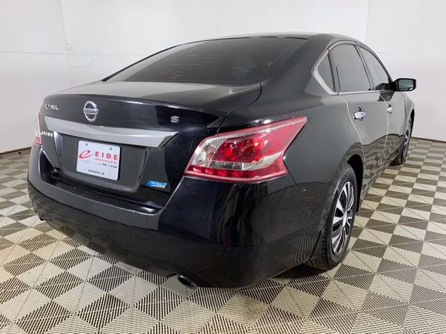2014 Super Black Nissan Altima 2.5 S FWD Sedan