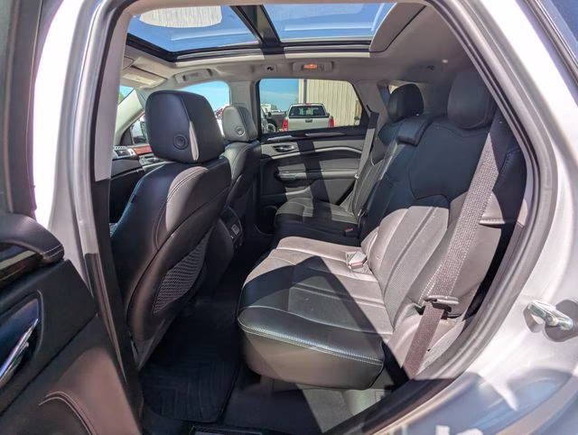2014 Radiant Silver Metallic Cadillac SRX Luxury AWD SUV