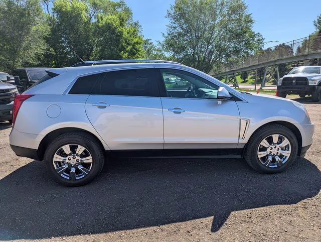 2014 Radiant Silver Metallic Cadillac SRX Luxury AWD SUV