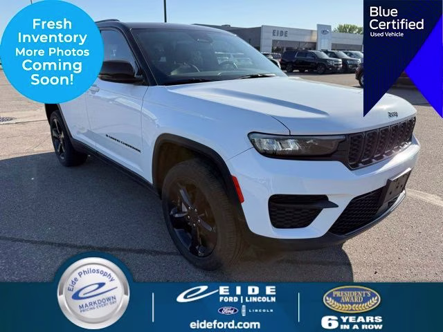 2023 Bright White Clearcoat Jeep Grand Cherokee Altitude X 4X4 SUV
