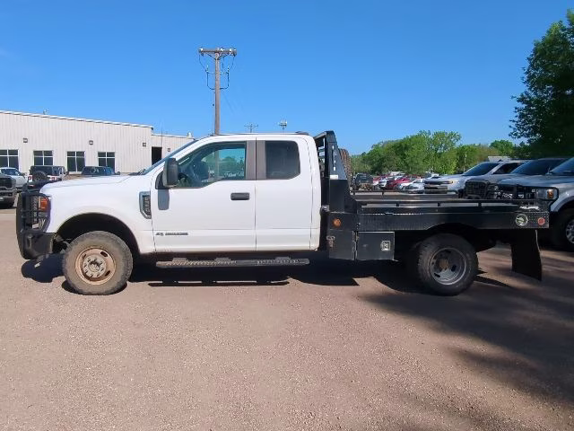 2021 Oxford White Ford Super Duty F-350 DRW XL 4X4 Chassis