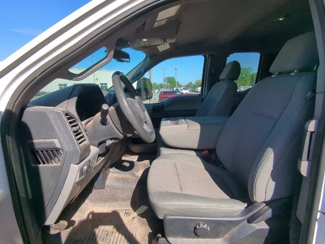 2021 Oxford White Ford Super Duty F-350 DRW XL 4X4 Chassis