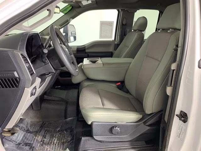 2021 Oxford White Ford Super Duty F-350 DRW XL 4X4 Chassis