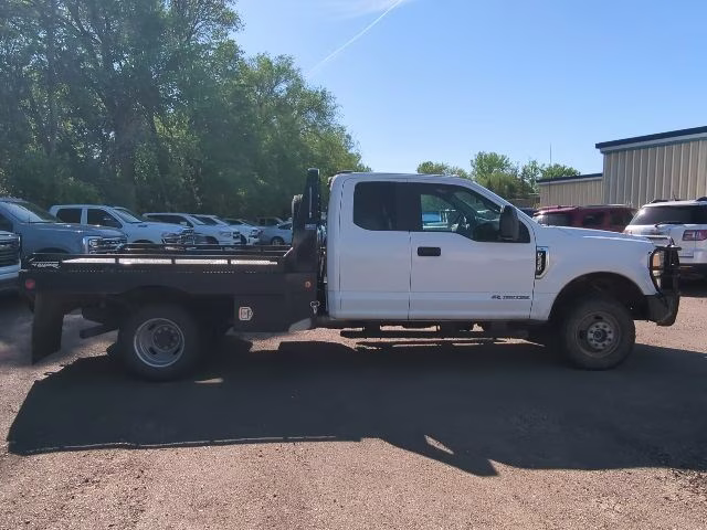 2021 Oxford White Ford Super Duty F-350 DRW XL 4X4 Chassis