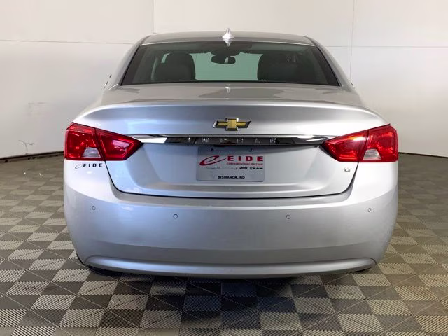 2015 Silver Ice Metallic Chevrolet Impala LT FWD Sedan
