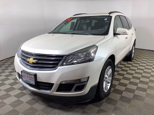 2014 White Diamond Tricoat Chevrolet Traverse LT AWD SUV
