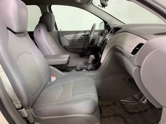2014 White Diamond Tricoat Chevrolet Traverse LT AWD SUV