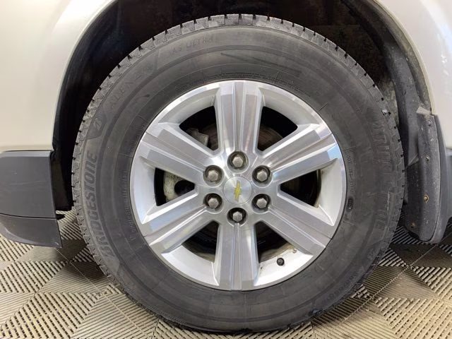 2014 White Diamond Tricoat Chevrolet Traverse LT AWD SUV
