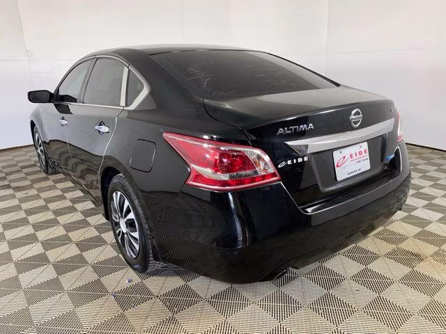 2014 Super Black Nissan Altima 2.5 S FWD Sedan