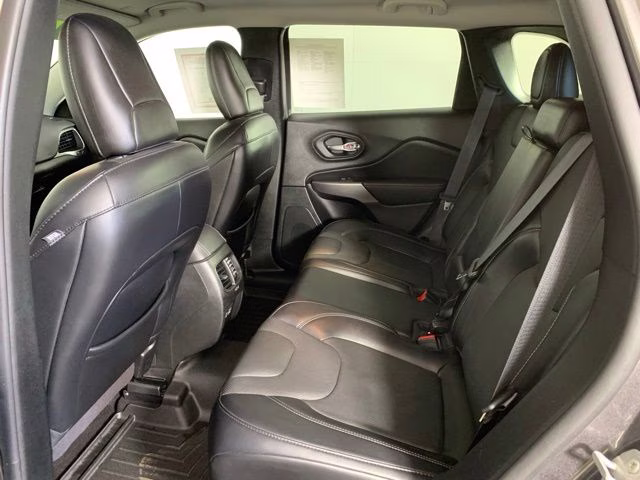 2021 Granite Crystal Metallic Clearcoat Jeep Cherokee Latitude Lux 4X4 SUV