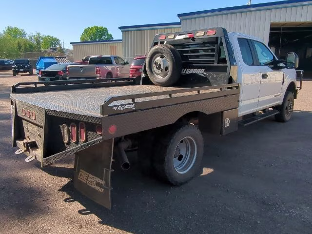 2021 Oxford White Ford Super Duty F-350 DRW XL 4X4 Chassis