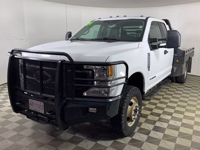 2021 Oxford White Ford Super Duty F-350 DRW XL 4X4 Chassis