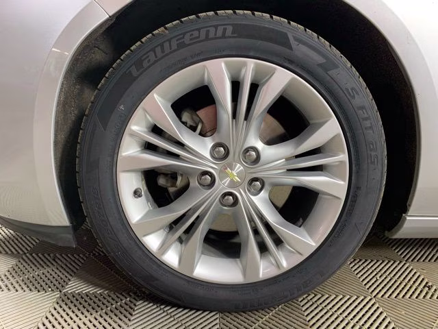 2015 Silver Ice Metallic Chevrolet Impala LT FWD Sedan