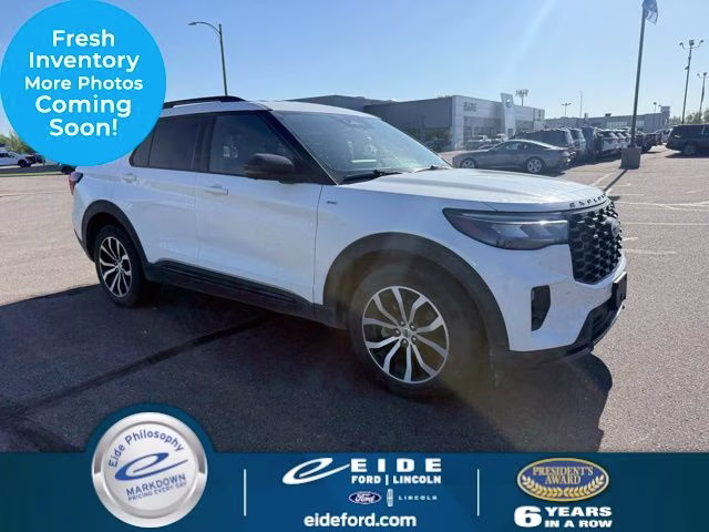 2025 White Metallic Ford Explorer ST-Line 4X4 SUV