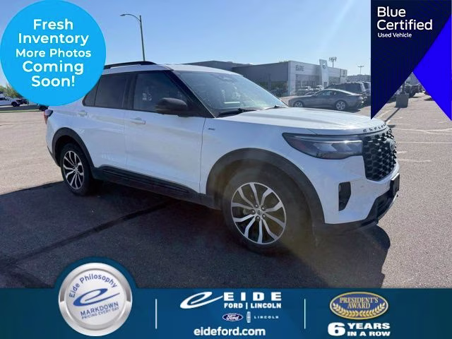 2025 Star White Metallic Tri-Coat Ford Explorer ST-Line 4X4 SUV