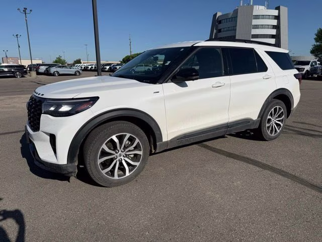 2025 White Metallic Ford Explorer ST-Line 4X4 SUV