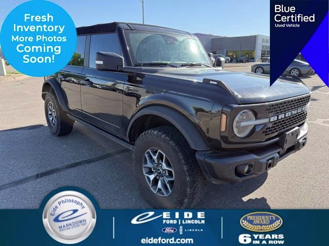 2022 Black Metallic Ford Bronco Badlands 4X4 SUV