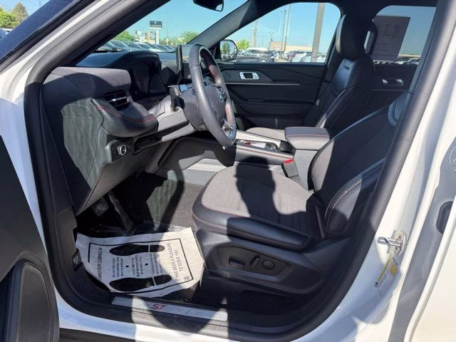 2025 White Metallic Ford Explorer ST-Line 4X4 SUV