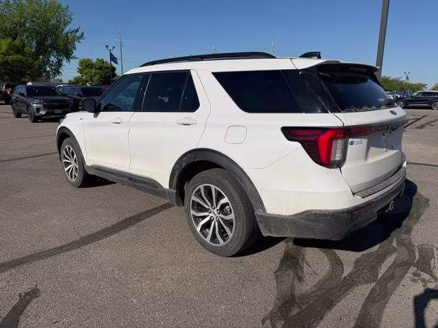 2025 White Metallic Ford Explorer ST-Line 4X4 SUV