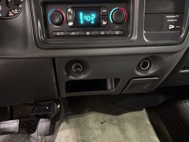 2004 Silver Birch Metallic GMC Sierra 1500 SLE 4X4 Truck