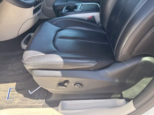 2023 Bright White Clearcoat Chrysler Pacifica Touring L AWD Van