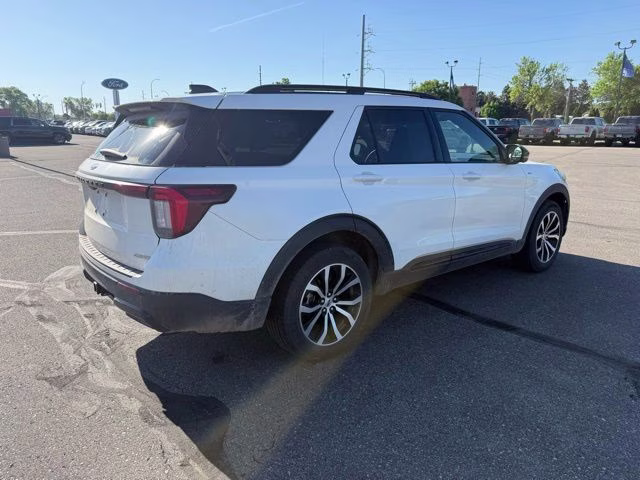 2025 White Metallic Ford Explorer ST-Line 4X4 SUV