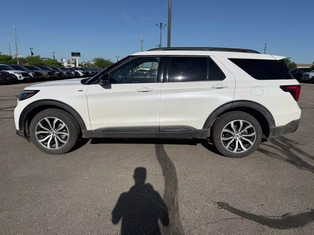 2025 White Metallic Ford Explorer ST-Line 4X4 SUV