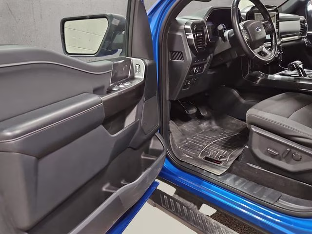 2021 Velocity Blue Metallic Ford F-150 XLT 4X4 Truck