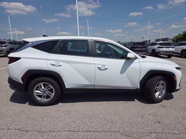 2026 White Pearl Hyundai Tucson SE FWD SUV